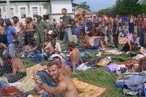 Snimak iz logora u Trnopolju