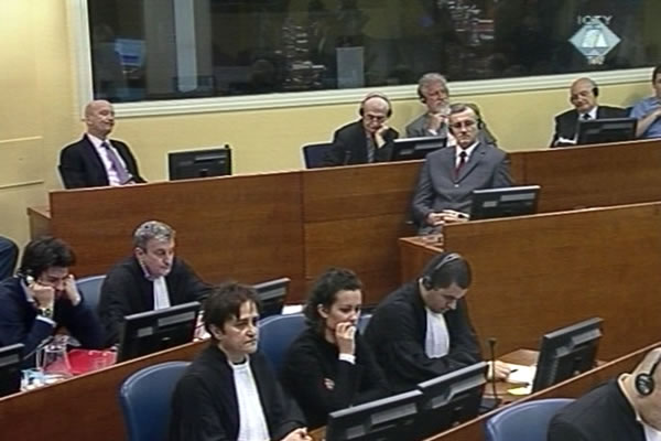 Jadranko Prlić, Milivoj Petković, Bruno Stojić, Slobodan Praljak, Valentin Ćorić i Berislav Pušić u sudnici Tribunala 
