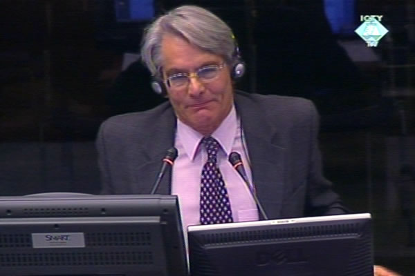 Rupert Smith, svjedok na suđenju Radovanu Karadžiću 