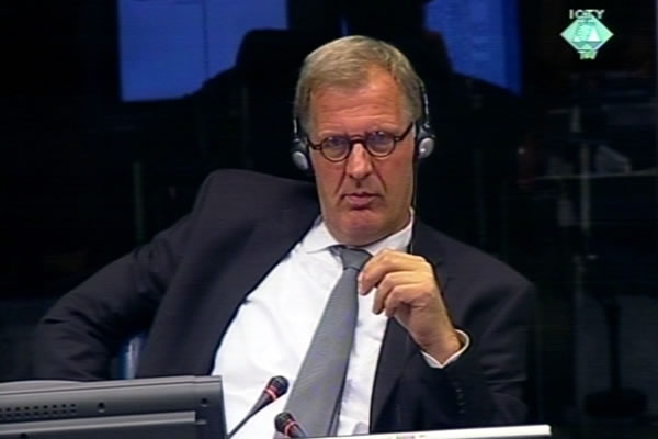 Pieter Boering, svjedok na suđenju Radovanu Karadžiću 