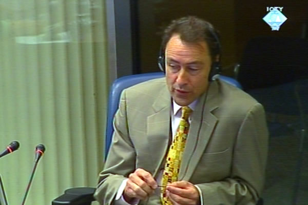 David Harland, svjedok na suđenju Radovanu Karadžiću