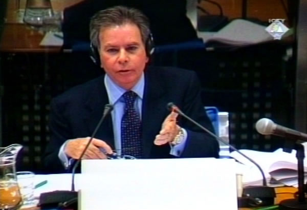 Diego Arria, svjedok na sudjenju Miloševiću