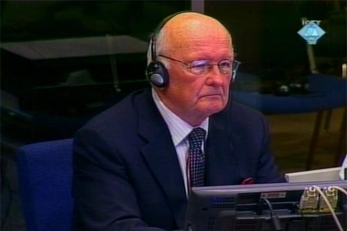 James Bissett, svjedok odbrane Miloševića