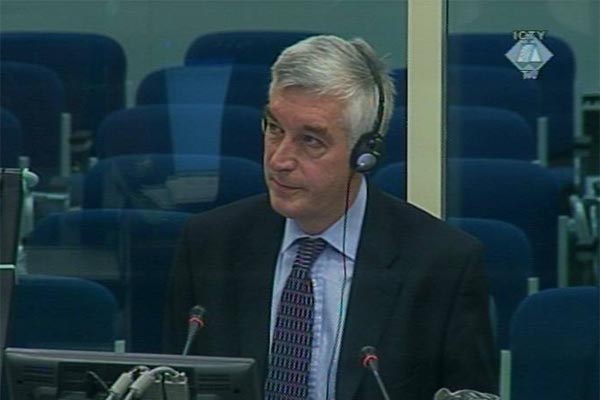 John Clark, svjedok na suđenju sedmorici oficira vojske i policije bosanskih Srba, optuženih za zločine u Srebrenici