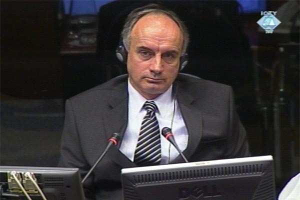 Liri Loshi, svjedok na suđenju Slobodanu Miloševiću
