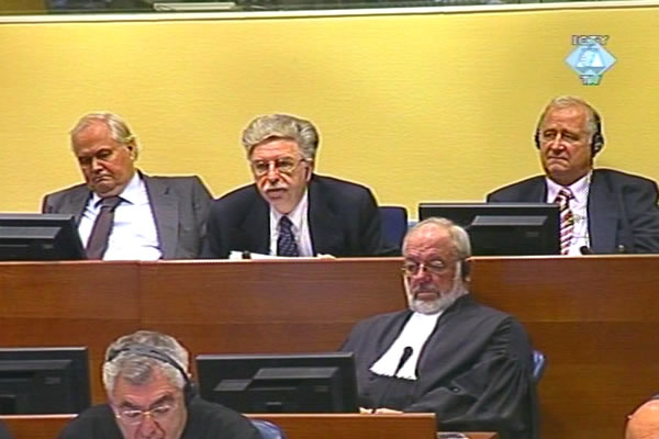 Milan Milutinović, Nikola Šainović i Dragoljub Ojdanić u sudnici Tribunala