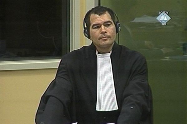 Nelson Thayer, tužilac na suđenju sedmorici oficira vojske i policije bosanskih Srba optuženih za genocid i druge zločine u Žepi i Srebrenici