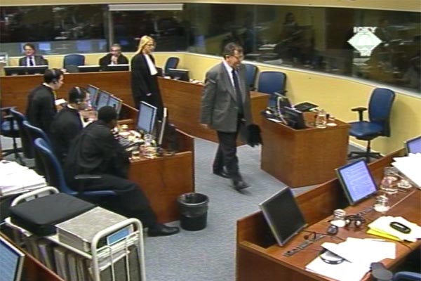 Nikola Kecmanović ulazi u sudnicu Tribunala