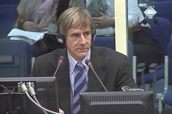 Thomas Parsons, svjedok na suđenju sedmorici oficira vojske i policije bosanskih Srba optuženih za zločine u Srebrenici i Žepi