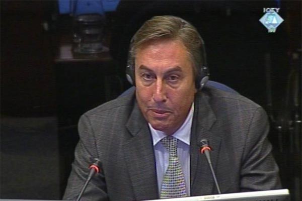 William Fulton, svjedok na suđenju Slobodanu Miloševiću