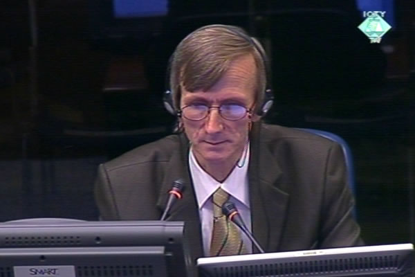 Eset Muračević, svjedok na suđenju Radovanu Karadžiću 