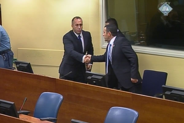 Ramuš Haradinaj, Idriz Balaj i Lahi Brahimaj nakon oslobađajuće presude