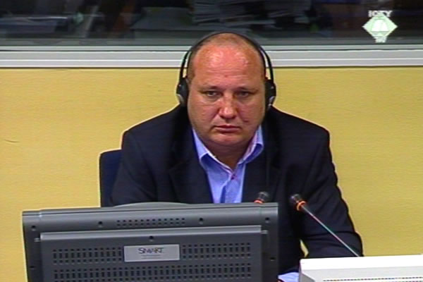 Goran Stoparić, svjedok na suđenju Goranu Hadžiću 