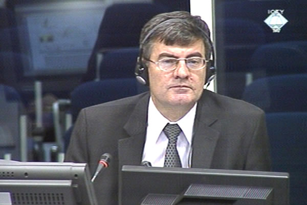 Mile Poparić, svjedok odbrane Radovana Karadžića