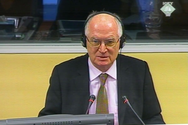 Geert Ahrens, svjedok na suđenju Goranu Hadžiću