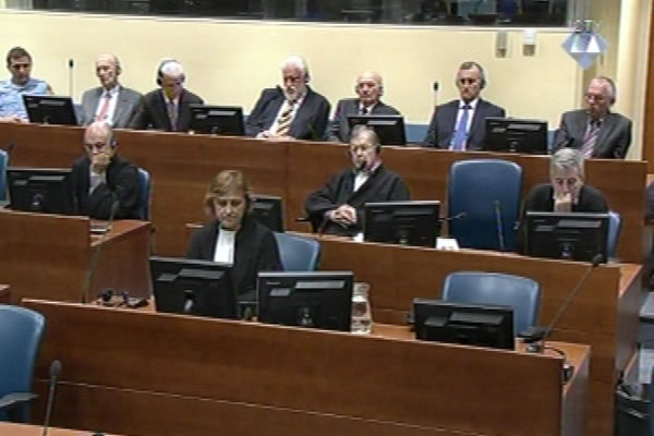 Bruno Stojić, Milivoj Petković, Valentin Ćorić, Berislav Pušić, Jadranko Prlić i Slobodan Praljak u sudnici Tribunala