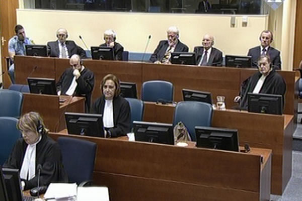 Jadranko Prlić, Bruno Stojić, Slobodan Praljak, Milivoj Petković i Valentin Ćorić u sudnici Tribunala