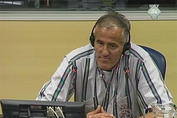Dragoslav Stojanović, svjedok na suđenju Ramushu Haradinaju, Idrizu Balaju i Lahiju Brahimaju
