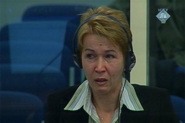 Esma Palić, svjedok na suđenju sedmorici oficira vojske i policije bosanskih Srba, optuženih za zločine u Srebrenici