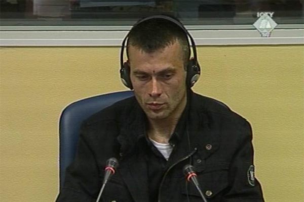 Goran Vlahović, svjedok na suđenju Ramushu Haradinaju, Idrizu Balaju i Lahiju Brahimaju