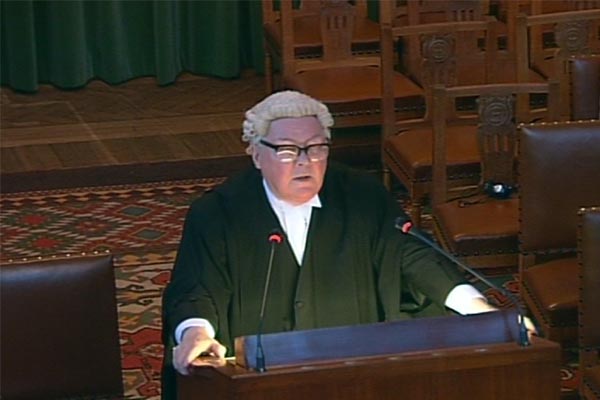 Ian Brownlie pravni zastupnik SCG na Međunarodnom sudu ^pravde