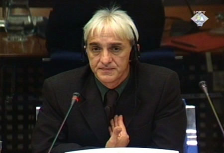 Dragan Vasiljković, poznatiji kao Kapetan Dragan, svjedok na sudjenju Miloševiću