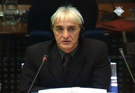 Dragan Vasiljković, poznatiji kao Kapetan Dragan na sudjenju Miloševiću