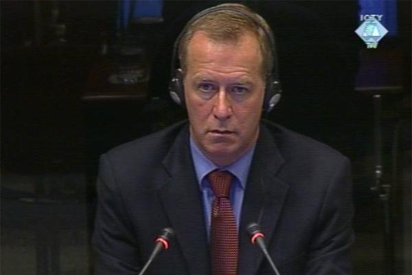 Phillip Coo, svjedok na suđenju Slobodanu Miloševiću