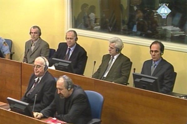 Vujadin Popović, Ljubiša Beara, Drago Nikolić, Ljubomir Borovčanin, Vinko Pandurević i Milorad Trbić u sudnici Tribunala