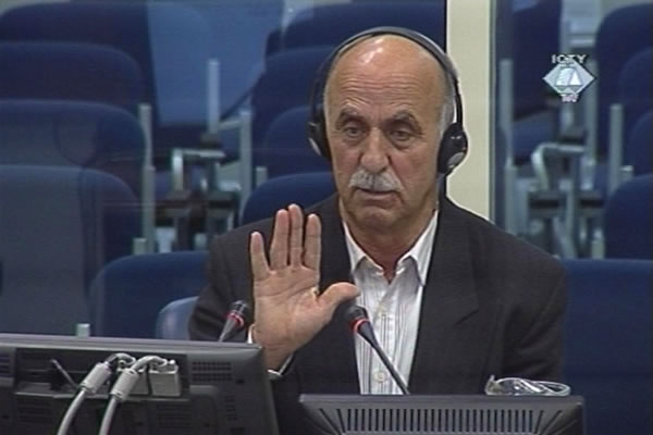 Veljko Ivanović, svjedok na suđenju oficirima vojske i policije bosanskih Srba optuženim za zločine u Srebrenici