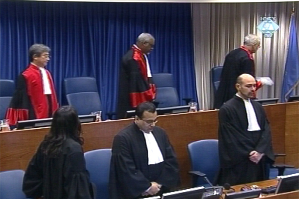 Sudsko vijeće na suđenju Miloševiću odlazi nakon što je  i formalno zaključilo predmet Slobodana Miloševića