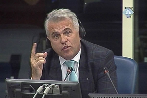 Zoran Petrović Piroćanac, svjedok na suđenju oficirima vojske i policije bosanskih Srba optuženim za zločine u Srebrenici